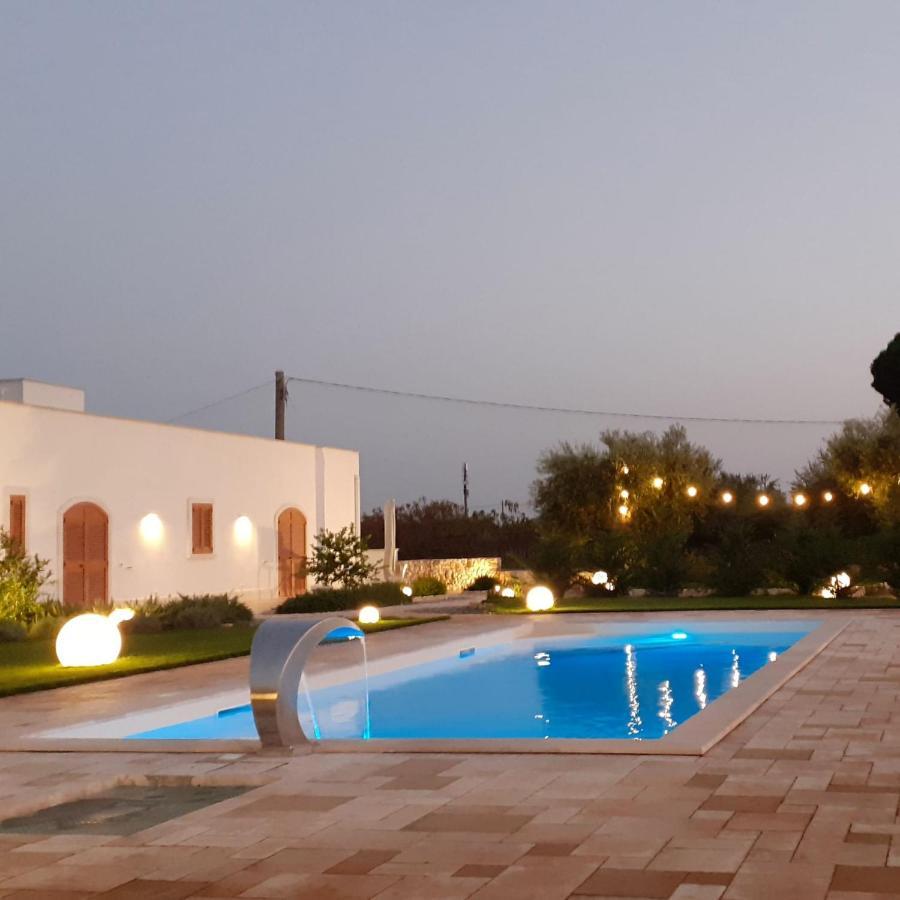 Private Pool & Parking Donna Lina Villa Conversano Luaran gambar