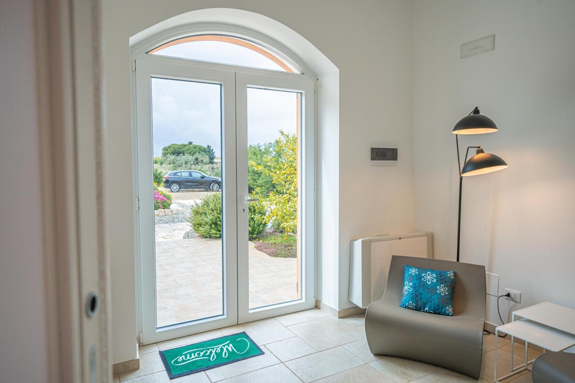 Private Pool & Parking Donna Lina Villa Conversano Luaran gambar