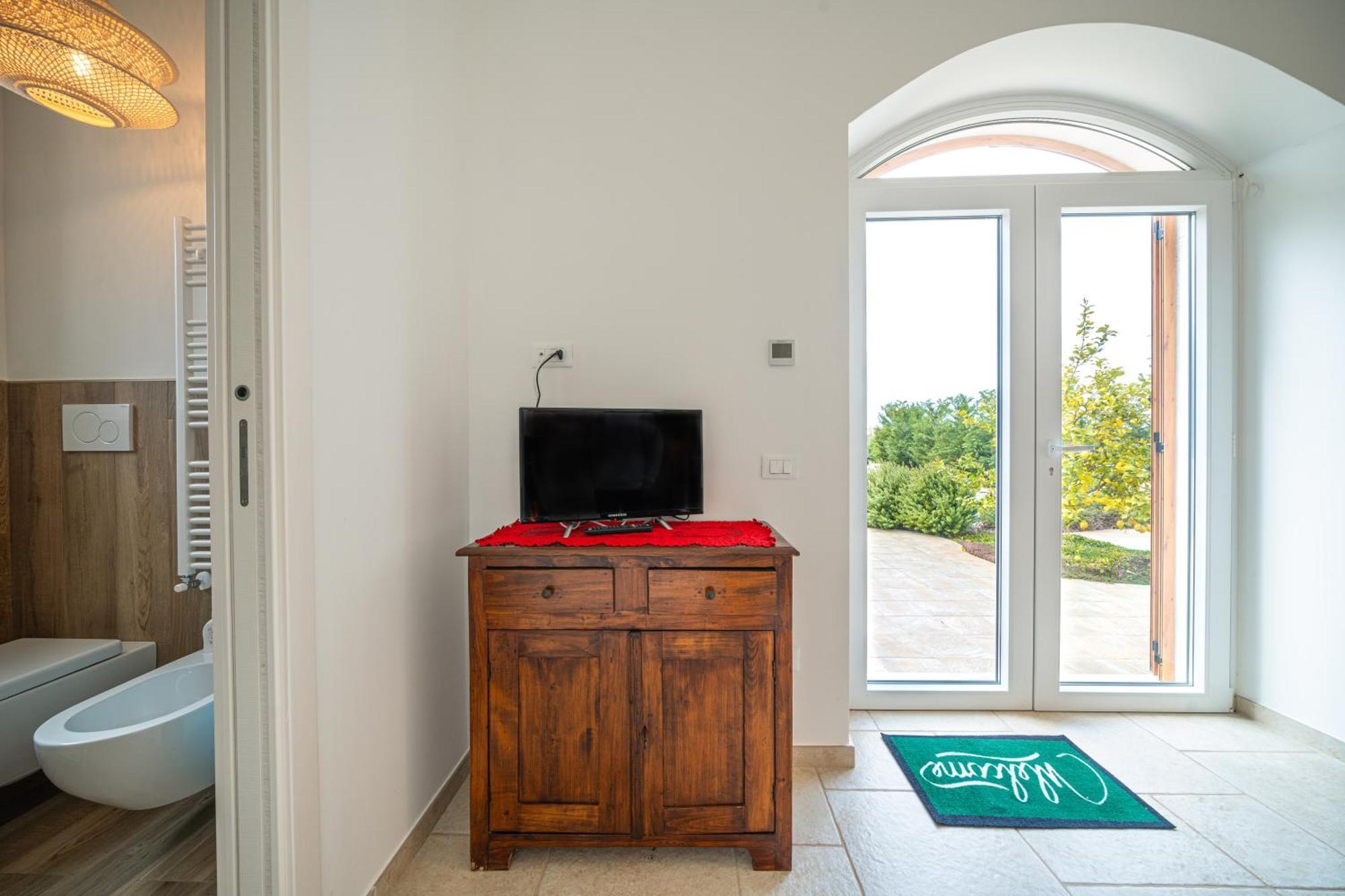 Private Pool & Parking Donna Lina Villa Conversano Luaran gambar