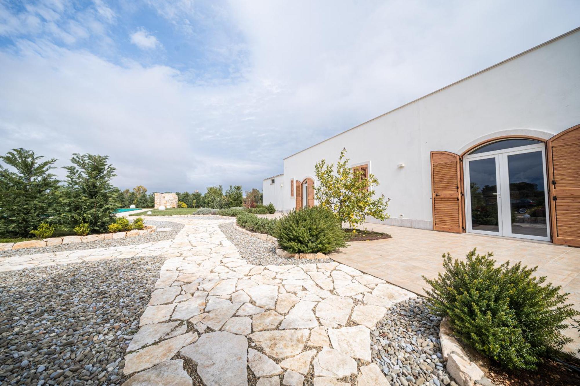 Private Pool & Parking Donna Lina Villa Conversano Luaran gambar